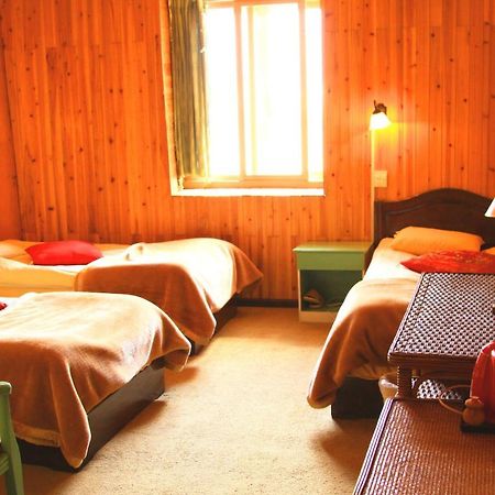 Shangri-La Lao Shay Youth Hostel Екстериор снимка