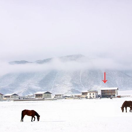 Shangri-La Lao Shay Youth Hostel Екстериор снимка