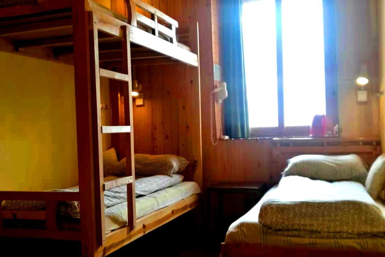 Shangri-La Lao Shay Youth Hostel Екстериор снимка