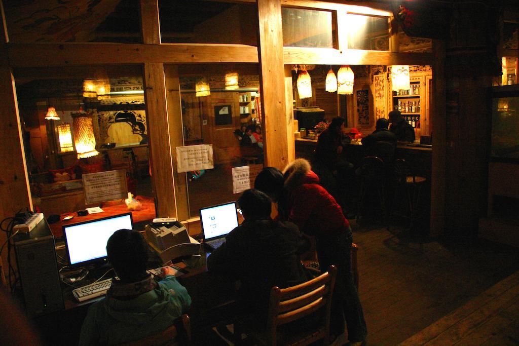 Shangri-La Lao Shay Youth Hostel Екстериор снимка