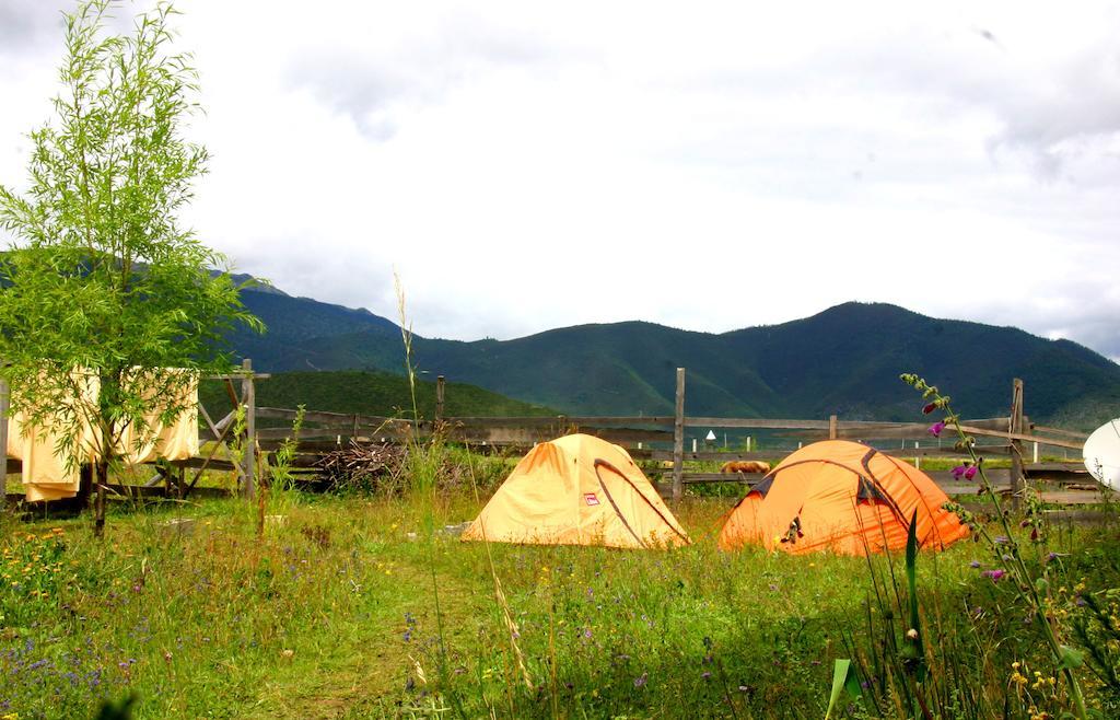 Shangri-La Lao Shay Youth Hostel Екстериор снимка