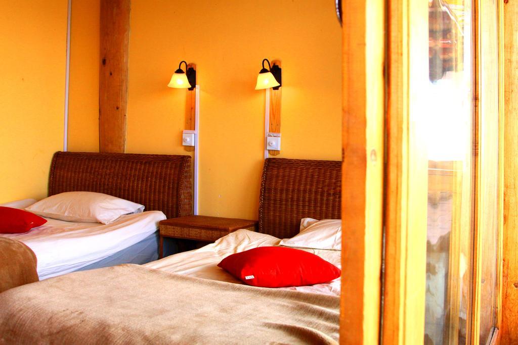 Shangri-La Lao Shay Youth Hostel Екстериор снимка