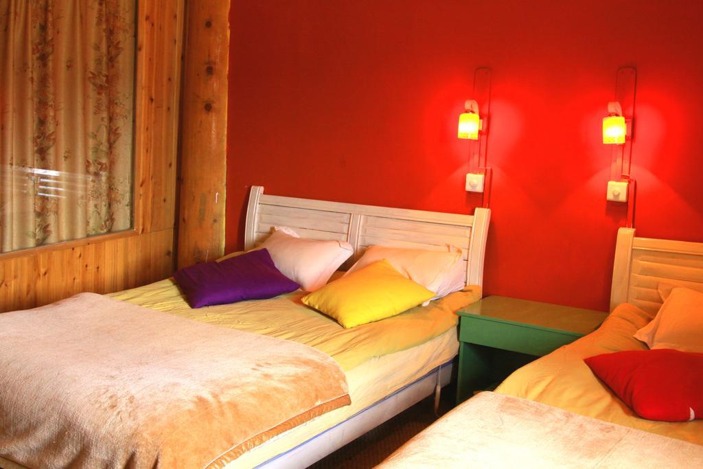 Shangri-La Lao Shay Youth Hostel Екстериор снимка