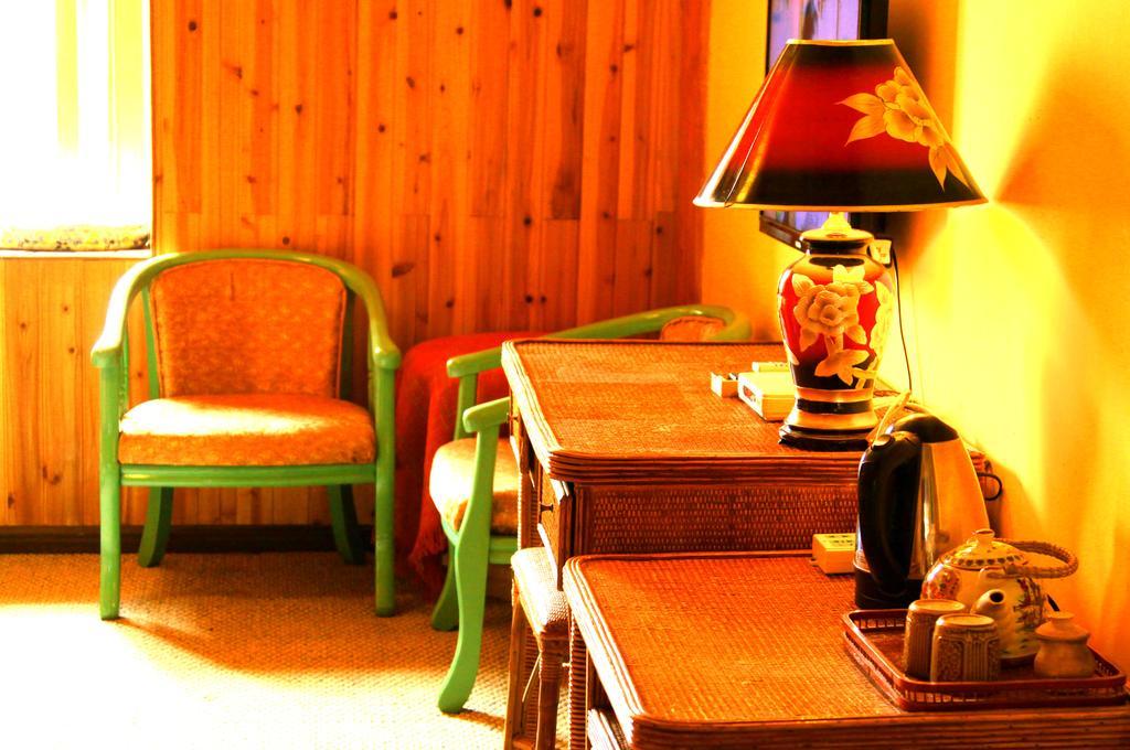 Shangri-La Lao Shay Youth Hostel Екстериор снимка