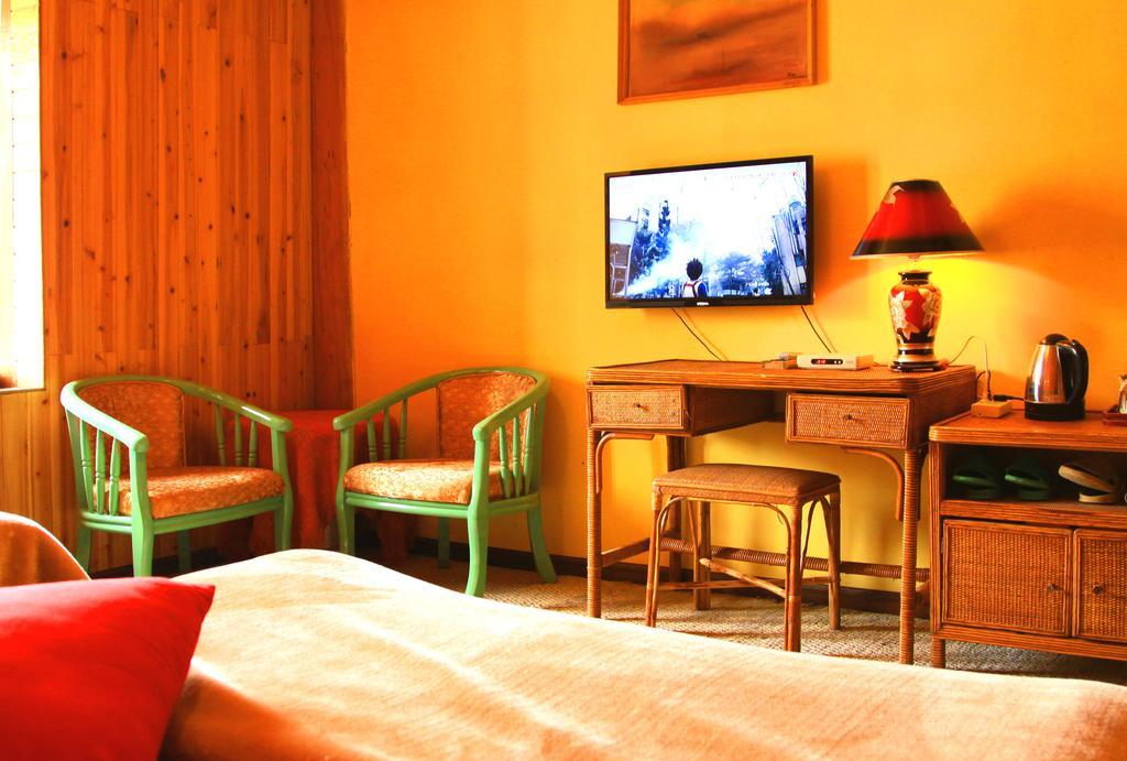 Shangri-La Lao Shay Youth Hostel Екстериор снимка