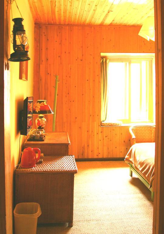 Shangri-La Lao Shay Youth Hostel Екстериор снимка