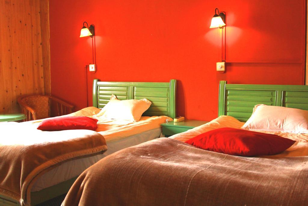 Shangri-La Lao Shay Youth Hostel Екстериор снимка