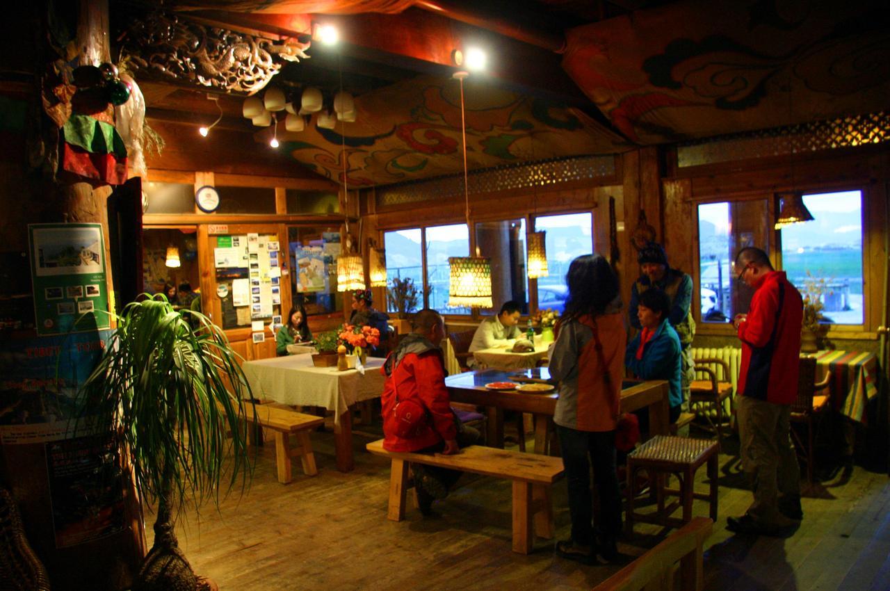 Shangri-La Lao Shay Youth Hostel Екстериор снимка